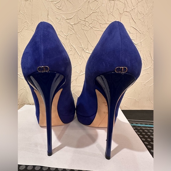 Dior suede pumps . size 40. Worn once - Picture 3 of 4